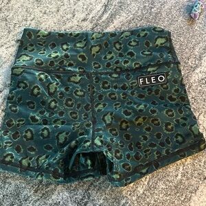 Fleo Power High Rise Green Leopard Short Like brand new